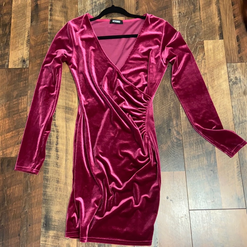 Great cocktail dress , long sleeved ,  size 6
